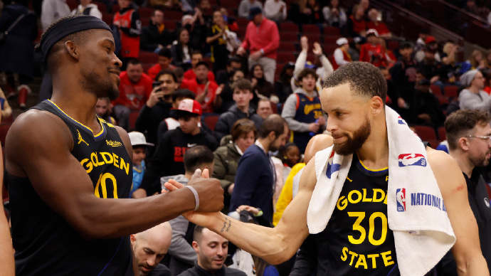 勇士成功逆转公牛巴特勒勇士首秀篮球 库里单节24分 ​