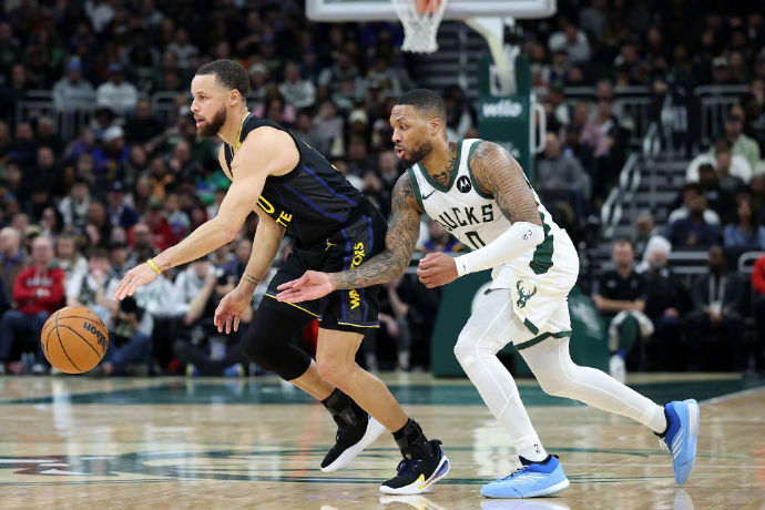 巴特勒弧顶发牌助攻库里三分命中，球队焕然一新